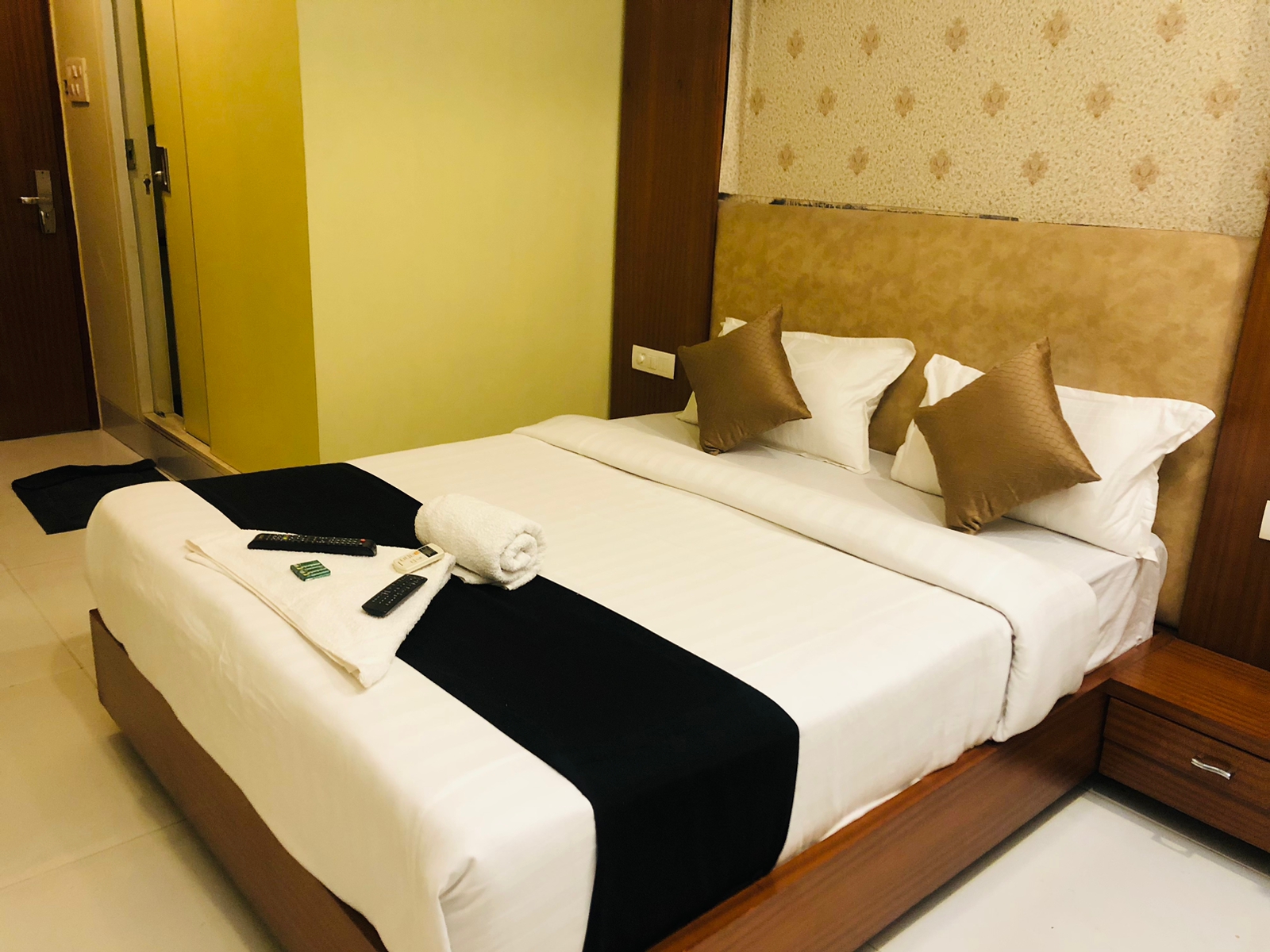 Budget Hotel Room in Andheri
